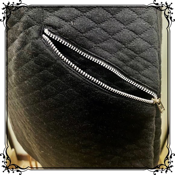 IN STYLE Black Quilted A-Line Mini Skirt - Size Jr. Med. / Great For Fall! - Picture 5 of 10